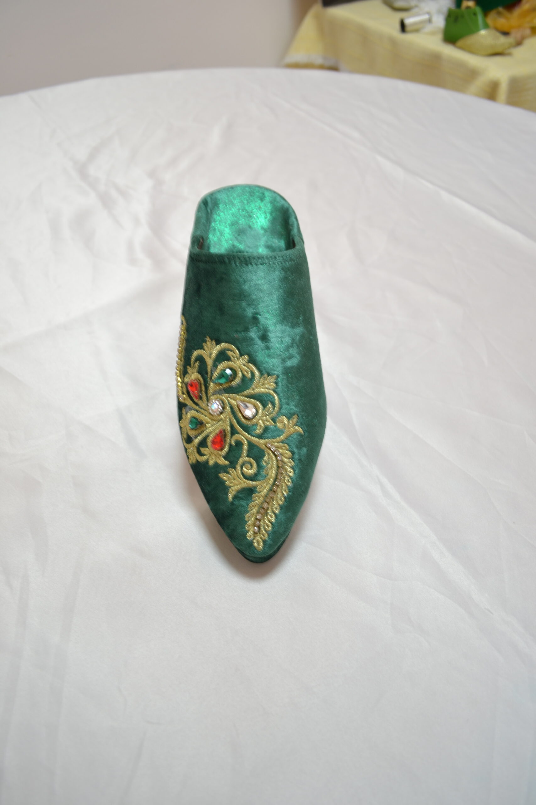 Babouche verte brodée - Image 3