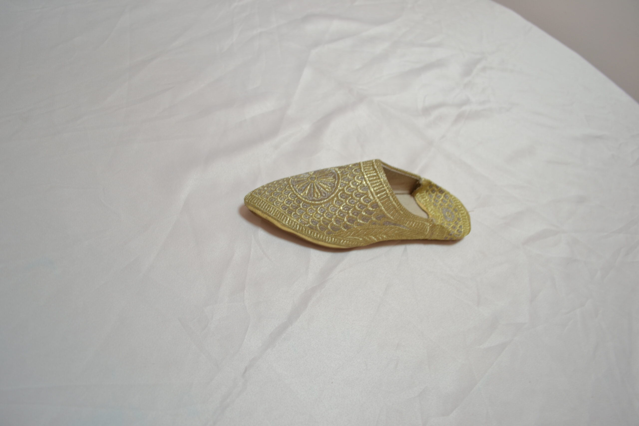 Babouche dorée simple